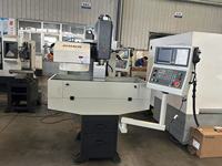 Machine de fraisage CNC miniature VMC300 pour le travail des métaux, machine VMC avec rails linéaires BT30