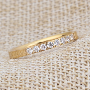 Anillo de Diamantes para Mujer, Chapado en Oro de 18K, Corte Brillante Redondo, Una Hilera de 2 mm, Acero Inoxidable, Joyería para Uso Diario - Product Image 4
