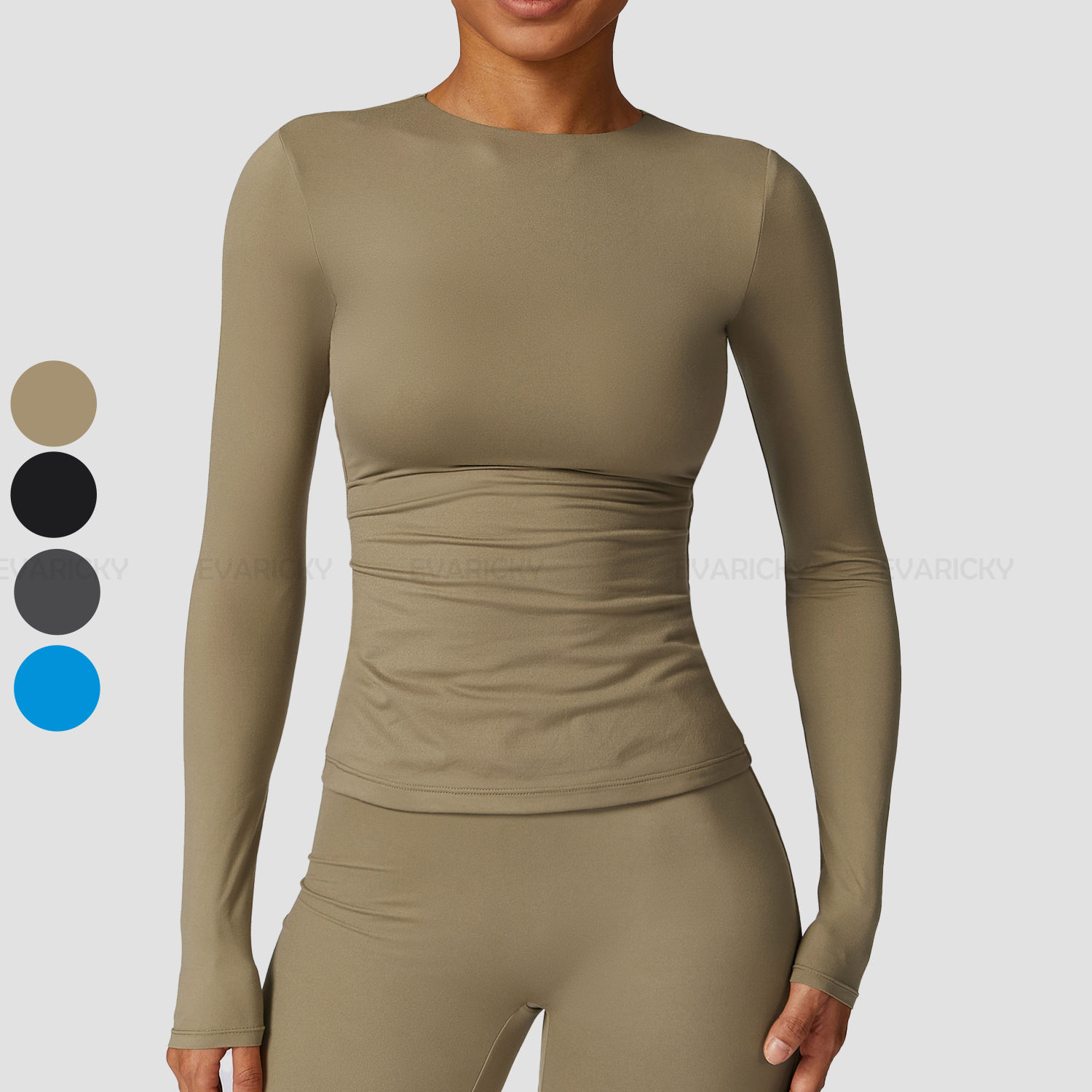 Use mujeres camisas apretadas para mejorar su estilo