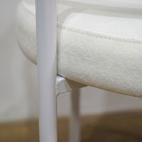 Chaise Moderne Minimaliste en Fer Blanc avec Coussin Doux, Portable et Durable, Idéale pour Hôtels, Villas et Salons – Vente en Gros Usine