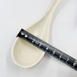 Cuchara de melamina de calidad alimentaria de dos yuanes, cuchara para beber de estilo chino con mango largo, cuchara de plástico imitación porcelana, comercial - Product Image 5