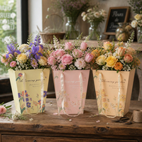 Sac cadeau en papier floral en gros, sac d'emballage pour bouquet romantique de la Saint-Valentin, sac de transport de fleurs personnalisé, fournitures pour fleuristes