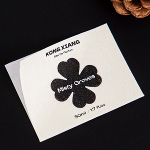 Etiqueta Textil Autoadhesiva de Tela de Algodón Natural Ecológica, Impresa Personalizada con Logotipo de Marca, para Decoración de Botellas de Perfume - Product Image 1