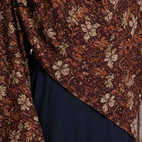 Robe de soirée islamique de luxe modeste pour femme, en mousseline bleu marine, avec imprimé floral cachemire contrastant, manches cloche évasées et ceinture à nouer