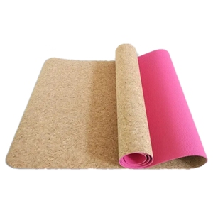 Tapis de yoga en liège TPE antidérapant personnalisé en gros avec logo sur mesure pour studio de yoga - Product Image 6