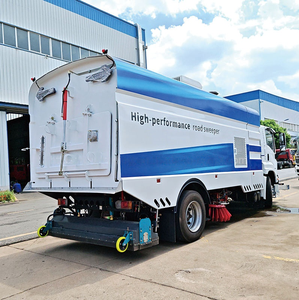 Camion balayeuse routière à aspiration 4x2 Isuzu personnalisé Clw avec une forte puissance d'aspiration pour le nettoyage des rues municipales et l'assainissement urbain - Product Image 4