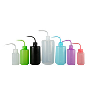 El fabricante suministra regaderas para suculentas de 1000 ml con boquillas curvas, ideales para regar plantas suculentas. - Product Image 2