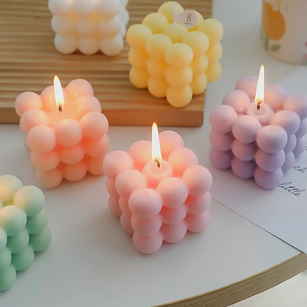 Bougies parfumées en cire de soja Rubik's Cube Parfum de luxe Noix de coco avec logo personnalisé