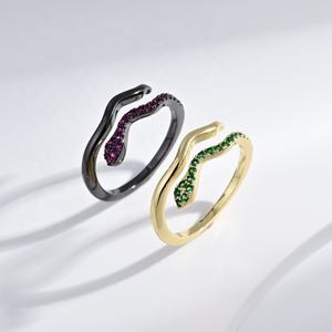 แหวนเงินแท้ 925 ชุบทอง ประดับเพชรซิคอน ดีไซน์งูสีดำ ปรับขนาดได้ สไตล์ฮิปฮอป รูปทรงปิรามิด สำหรับผู้หญิง ราคาโรงงาน - Product Image 1