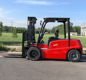Montacargas Eléctrico CPD50, Capacidad de 5000 kg, Mástil de Tres Etapas, Neumáticos Neumáticos, Uso en Exteriores, Operación Sentado, Batería de Plomo-Ácido, Nuevo - Product Image 1