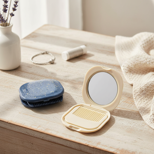 <b>Compact</b> mini comb and <b>mirror</b> set - Product Image 3