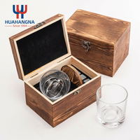 Coffret Cadeau Whisky Personnalisé avec Logo : Verre à Whisky 10 oz à Base Lourde et Pierres Refroidissantes, Sous Verre Réutilisable en Bois, dans Boîte en Bois – Cadeau d'Entreprise