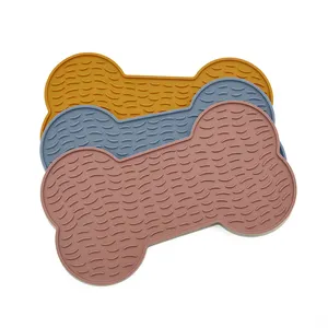 Custom Logo Dog Food Mat Eating Slow Down Silicone Waterproof Dog Licking Mat Travel Bowl Slow Feeder Feeding For Pad Wholesale