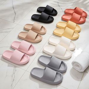 Meilleures ventes - Nouveaux modèles de pantoufles plates <span class=keywords><strong>pour</strong></span> femmes, confortables, simples, douces, antidérapantes, <span class=keywords><strong>pour</strong></span> la maison et la salle de bain, à semelle épaisse - Product Image 1