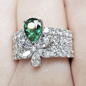 Anello Cocktail F1789 con Fiore in Oro Bianco, Moissanite Taglio a Pera, Incastonatura a Pavé, Gioiello da Festa per Donne - Product Image 6