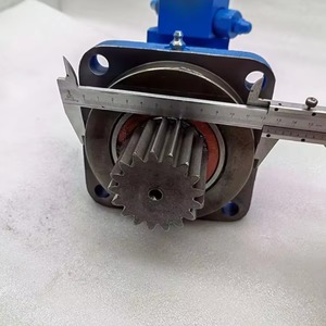 Repuestos para Excavadoras U15 U17, Motores de Giro Eaton 2-200D0S-E3 2-200DOS-E3 RG138-61280, Motor de Giro en Venta - Product Image 2