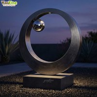 Grande sculpture sphérique en acier inoxydable réfléchissante pour éclairage paysager extérieur de place publique et de jardin