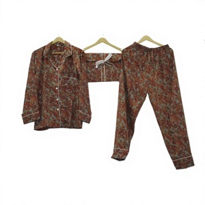 Conjunto de Pijama de Algodón 100% con Estampado Floral Clásico para Mujer, Mangas Cortas, Cintura Elástica, Ropa de Dormir Transpirable para Otoño - Product Image 1