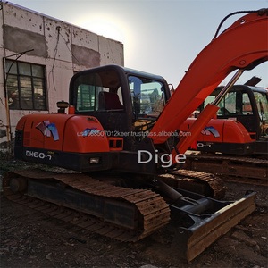 Importación original Doosan DH60 usada pequeña excavadora sobre orugas de 6 toneladas a la venta - Product Image 2