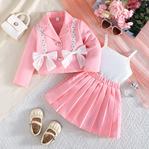 Elegante Completo per <span class=keywords><strong>Bambina</strong></span>: <span class=keywords><strong>Blazer</strong></span> Rosa con Bordo Floreale <span class=keywords><strong>Bianco</strong></span>, Doppio Fiocco e Gonna Plissettata - Product Image 4