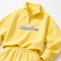Ensemble de survêtement sport deux pièces pour femme, personnalisé, style vintage oversize, avec sweat-shirt à col montant semi-zippé et imprimé sérigraphié, et short décontracté