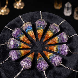 Pendentifs Orgone Chakra en Agate Naturelle Sculptée 7 Couleurs, Style Ange Feng Shui, Éco-Responsables, pour l'Équilibre des Chakras et l'Éclat de l'Aura - Vente Flash - Product Image 3