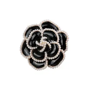 Großhandel klassische Stile rosa weiß schwarz Emaille Brosche Blumen broschen Frauen Luxus Kamelie Blumen brosche
