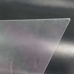 Luminaire suspendu en acrylique en forme de triangle équilatéral personnalisé avec LED à haute luminosité et design personnalisable - Product Image 1