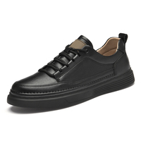 Chaussures de skate pour hommes baskets mocassins chaussures de skate en cuir trou d'air respirant bas appartements faits à la main été mode sans lacet