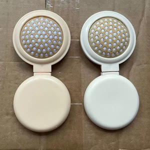Miroir de maquillage pliable YRX avec peigne massant à coussinets, adapté aux voyages et au bureau, mini brosse à cheveux ronde avec miroir - Product Image 5