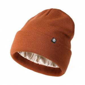 Proveedor Chino de Gorros de Punto de Invierno, Gorro de Color Sólido con Forro de Satén, Personalizable con Logotipo - Product Image 2