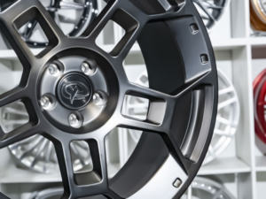 Jantes forgées de voiture de tourisme en alliage d'aluminium 6061-T6 noir concave profond pour Mustang GT, <span class=keywords><strong>Tesla</strong></span> modèle <span class=keywords><strong>3</strong></span> - Product Image 2