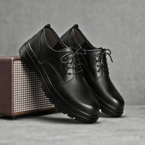 Chaussures habillées en cuir véritable pour hommes, bout rond, à lacets, semelle extérieure en caoutchouc antidérapante, toutes saisons, bureau et carrière - Product Image 4