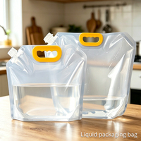 Pochette souple alimentaire avec bec verseur et poignée, réutilisable, pour emballage de liquides, personnalisable avec logo, idéale pour le stockage de boissons, sauces et eau