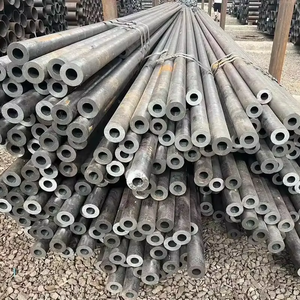 Tuyau en alliage sans soudure ASTM A335 P11 en stock, disponible pour la coupe, le chanfreinage et le revêtement - Product Image 1
