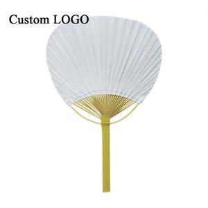 Abanico Uchiwa de Bambú Personalizado con Flor Tallada para Decoración Ecológica de Bodas y Fiestas, Colección de Arte para Fiestas - Product Image 1