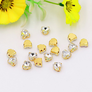 คริสตัลรูปหัวใจ 12 เหลี่ยม 4 รู ชุบทอง สำหรับงาน DIY เสื้อผ้า งานฝีมือ ขายส่ง - Product Image 2