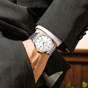 Montre à quartz pour homme de luxe avec style classique - Product Image 2