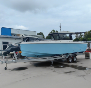 Le bateau de loisirs en fibre de verre de 28 pieds offre un équilibre entre les bateaux ouverts et les grands yachts pour de courtes escapades - Product Image 1