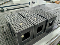 Usine de meubles R-TUP R-1325ATC-4D proposant des techniques de cintrage incurvé, des designs sans poignées, Lamello