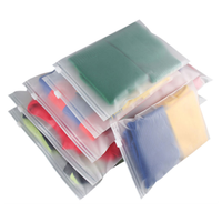 Sacs en plastique refermables et recyclables personnalisés pour vêtements, avec logo personnalisé pour l'emballage des vêtements