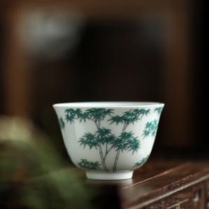 Elegante Taza de Té de Cerámica Artesanal con Diseño Exclusivo de Flor Roja para Kung Fu - Product Image 1