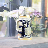Chope à bière allemande en porcelaine 3D en relief avec couvercle en aluminium 850 ml Munich Rathaus Bavière Souvenir Oktoberfest Réutilisable