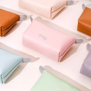 กระเป๋าเครื่องสำอาง PU กันน้ำขนาดใหญ่แบบขายส่ง ดีไซน์ซิปทรงเกี๊ยว สีลูกกวาด สำหรับสาวๆ - Product Image 5