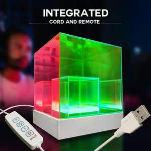 Creative Infinity 3D Cube Night Light Ambience Decor Acrílico LED Colorido Cubo mágico/Triángulo Lámpara de mesa para dormitorio Sala de juegos - Product Image 6