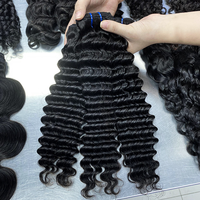 Vente en gros de cheveux humains bruts 100% paquets de cheveux à ondulation profonde et paquets de cheveux alignés sur les cuticules vierges bouclés Pixie