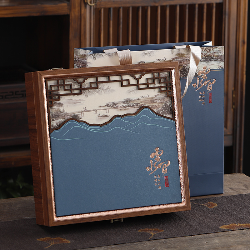 Blue Clouds and Water [Empty Gift Box with Handbag] Single Cake