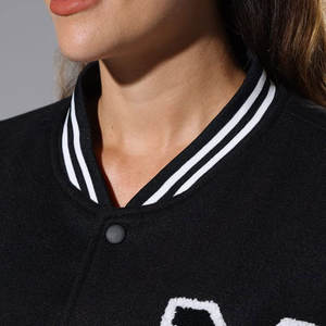 Chaqueta Varsity de Manga Larga con Estampado Transpirable, Estilo Nuevo, para Mujer, Corte Ajustado, con Parches Bordados, Diseño Personalizado, Ropa Urbana para Exteriores - Product Image 5