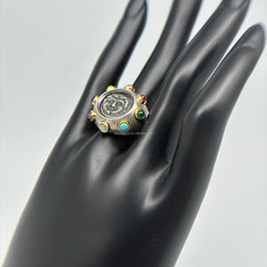 Bague vintage en argent sterling 925 plaqué rhodium minimaliste gravée sur mesure avec zircon coloré Medusa pour femme, cadeau de mariage - Product Image 5