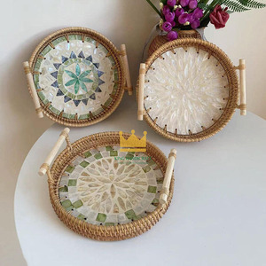 Bandeja de Servir de Ratán Ecológica Hecha a Mano, Elegante Incrustación de Madreperla, Diseño Tejido Natural para Decoración del Hogar, Uso en Catering, Portátil - Product Image 2